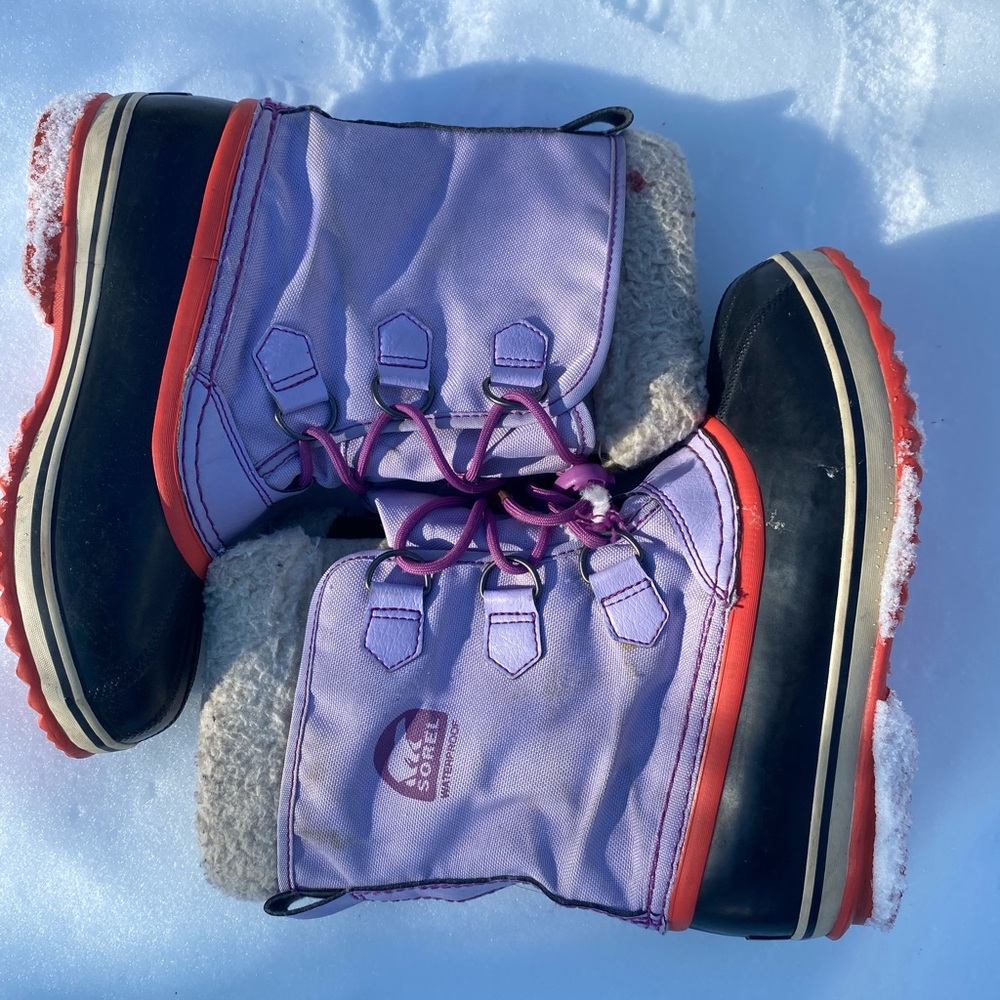 SOREL SNOW BOOTS SIZE 5 US KIDS